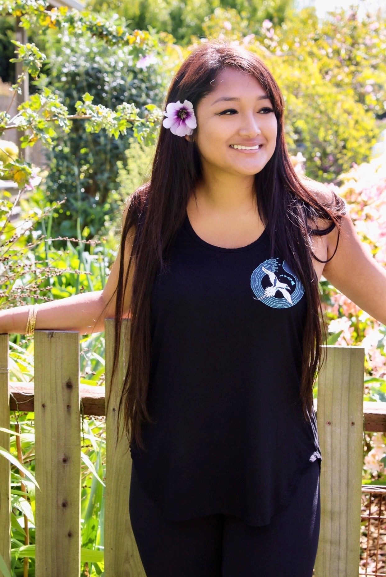 Camiseta sin mangas con espalda cruzada para mujer Bamboo - Tortuga marina (negro)