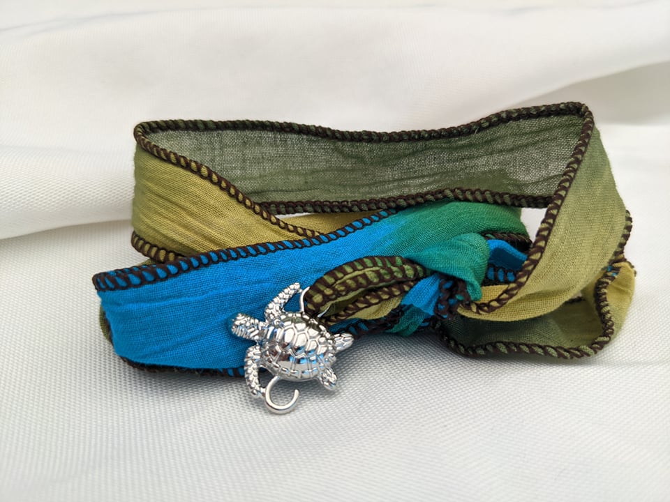 Sea Turtle Cloth Wrap Bracelet (Blue/ Green/Yellow)