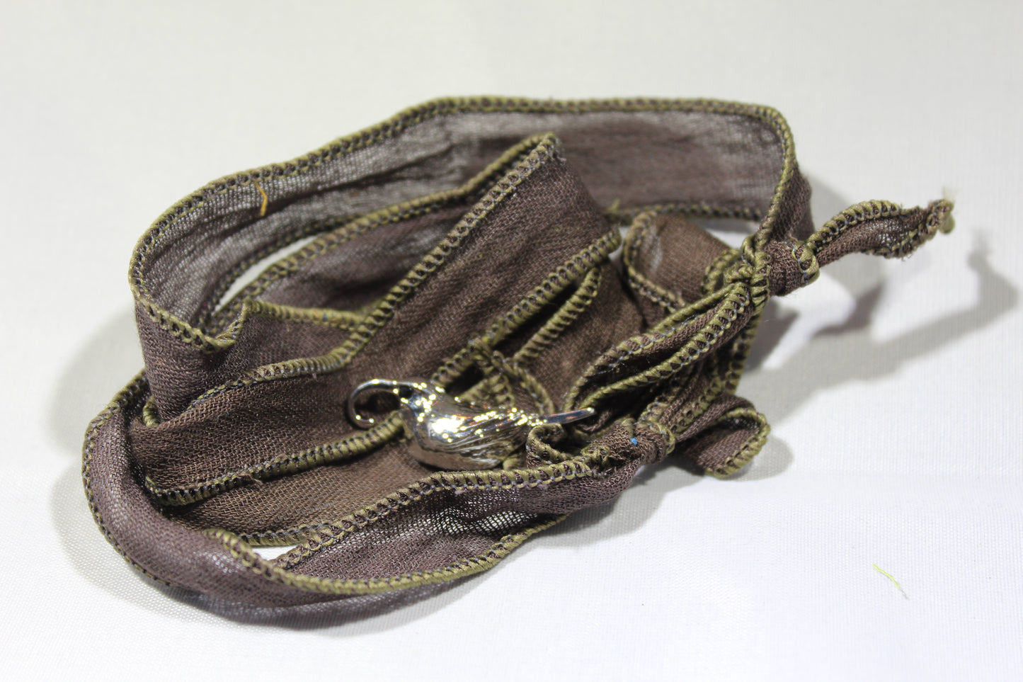 `I`iwi Cloth Wrap Bracelet (Brown)